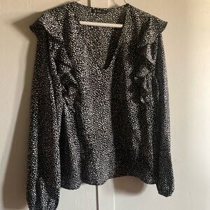 Very J Black and White Ruffled Long Sleeve Blouse
